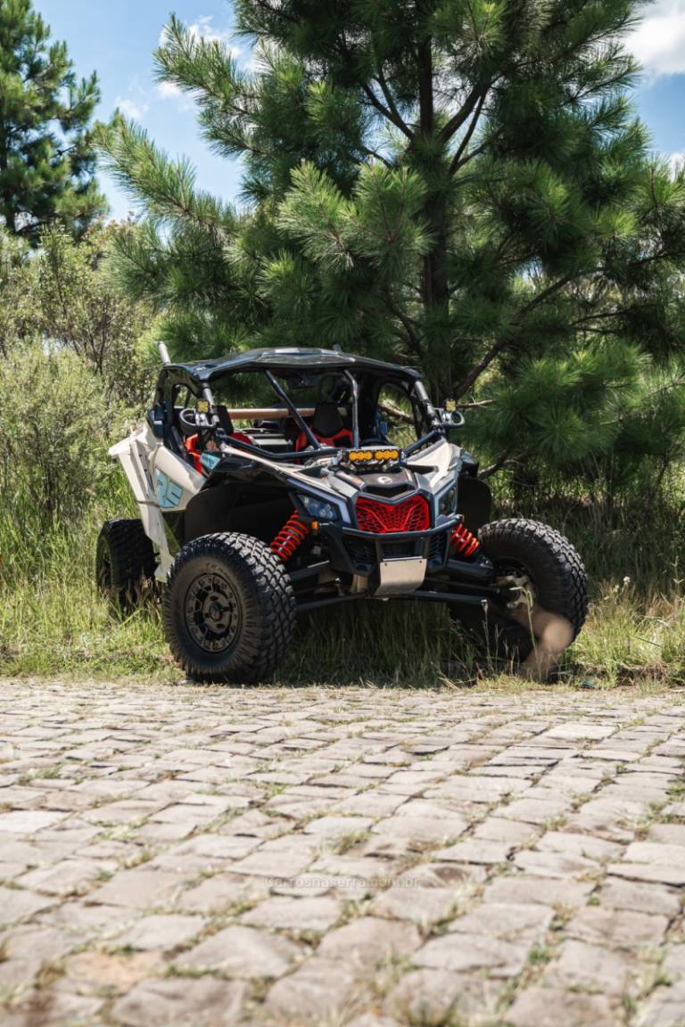 CAN-AM - MAVERICK XRS - 2021/2021 - Bege - Sob Consulta